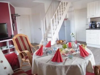 Freetied Apartment
